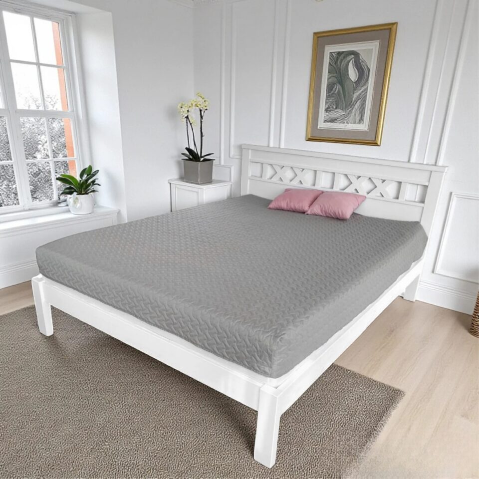 Täispuidust voodi Mari Valge