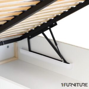 Moet-Catch-Me-01-CREME-11-01-scaled