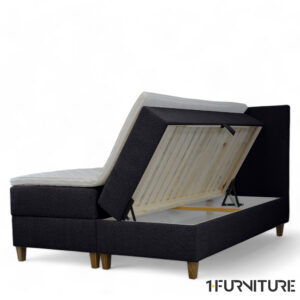 Sanna-black-6-01-scaled