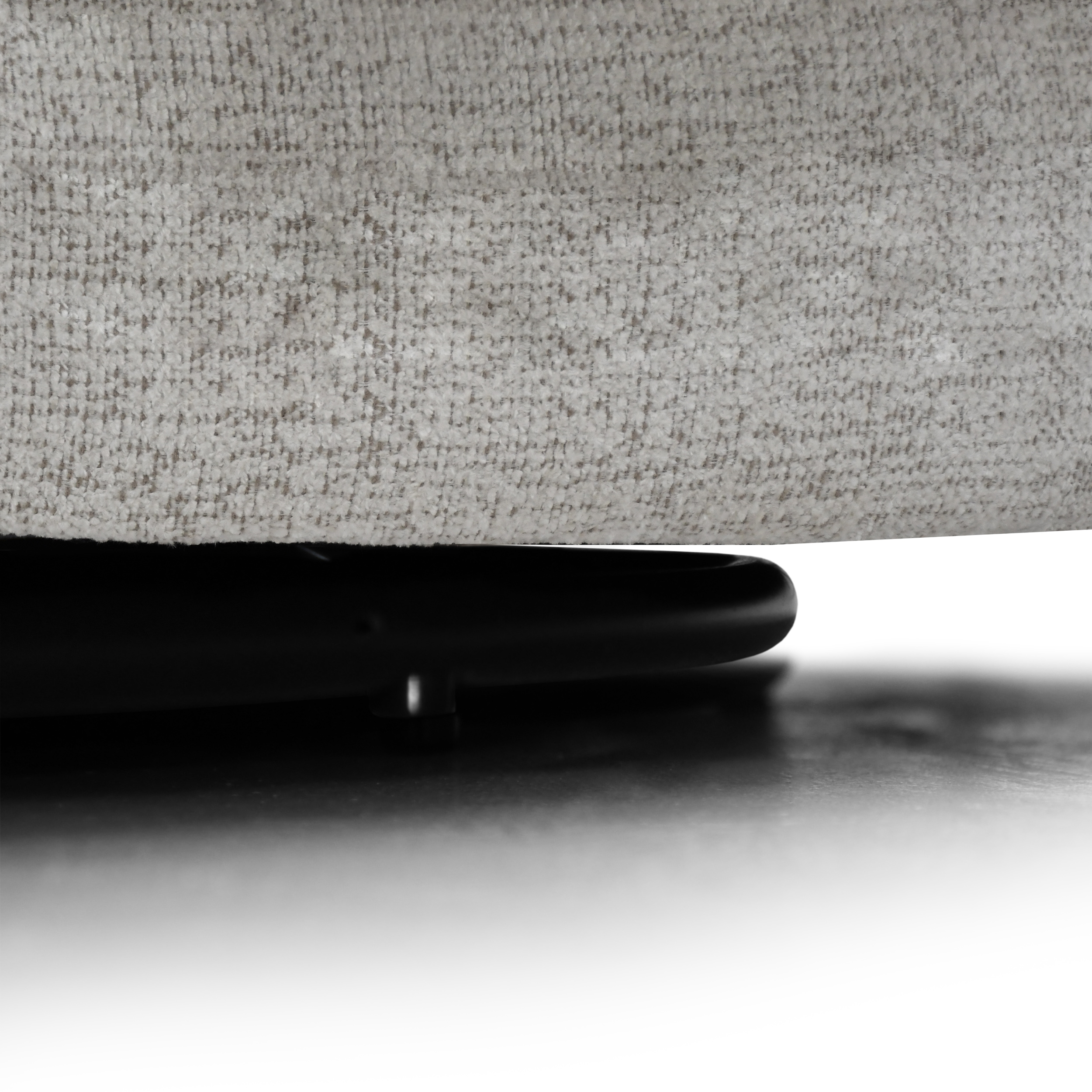 fotel Moa Bella 5 detal 3 biale tlo