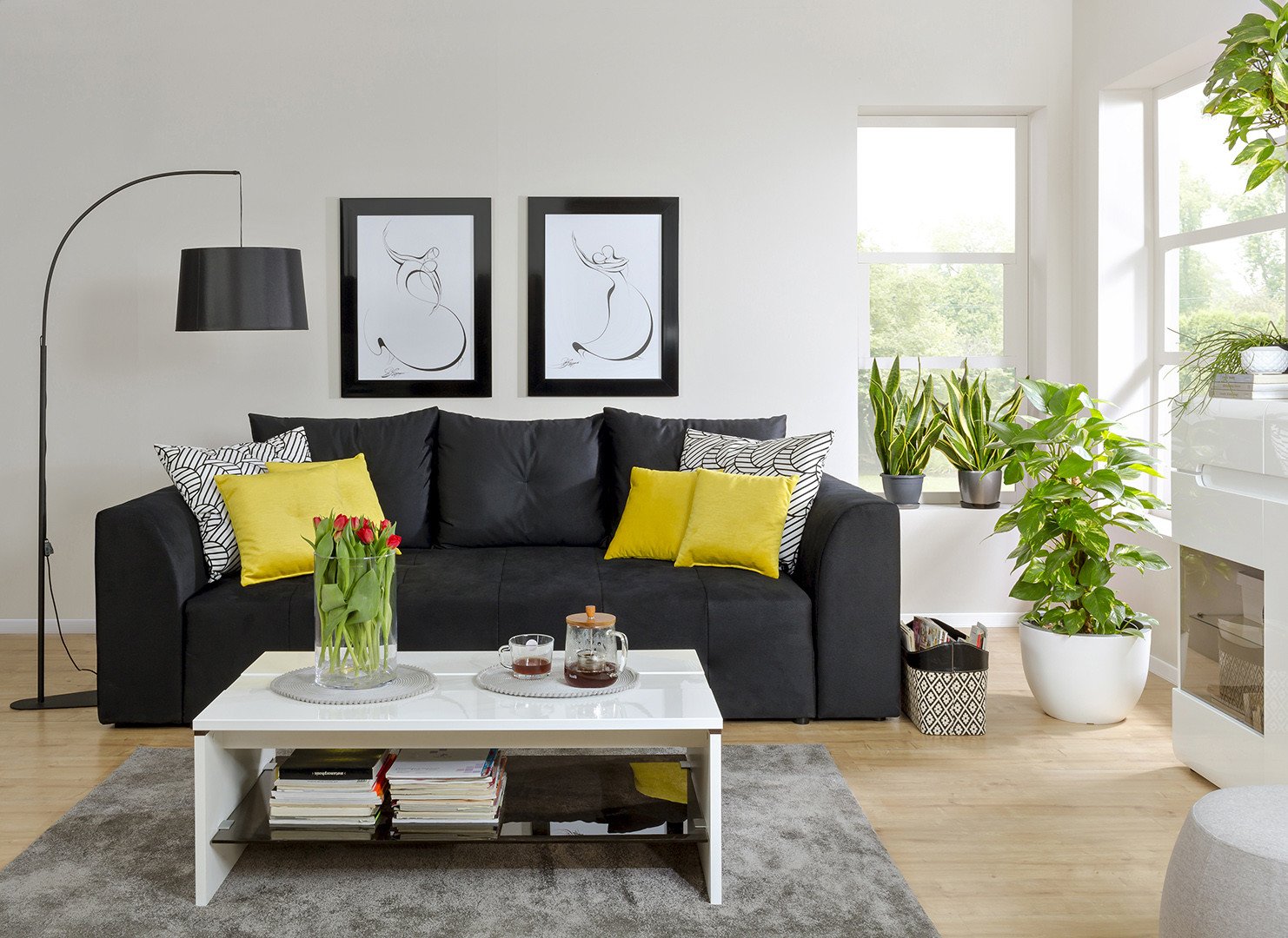 sofa-trzyosobowa-royal-iv-rozkladana-z-pojemnikiem-welurowa-czarna-xlargeb-1