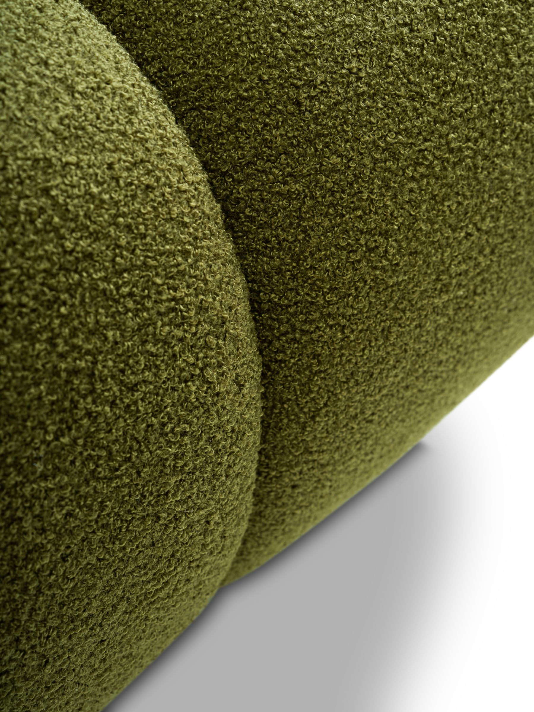 MILO sofa - detal 4 (Davis - Now or Never 38)