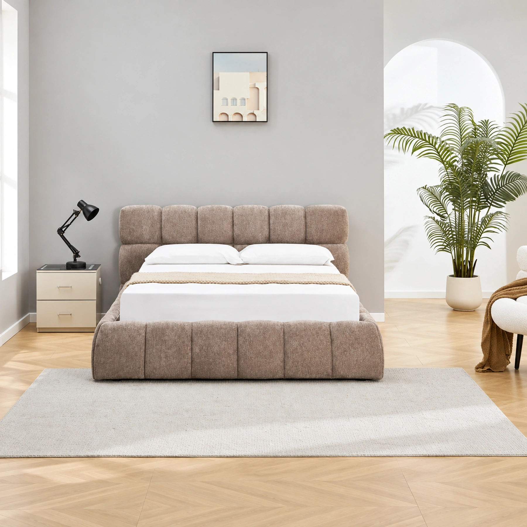 Pesukastiga voodi Merelle Tume Beež eestvaates heledas magamistoas